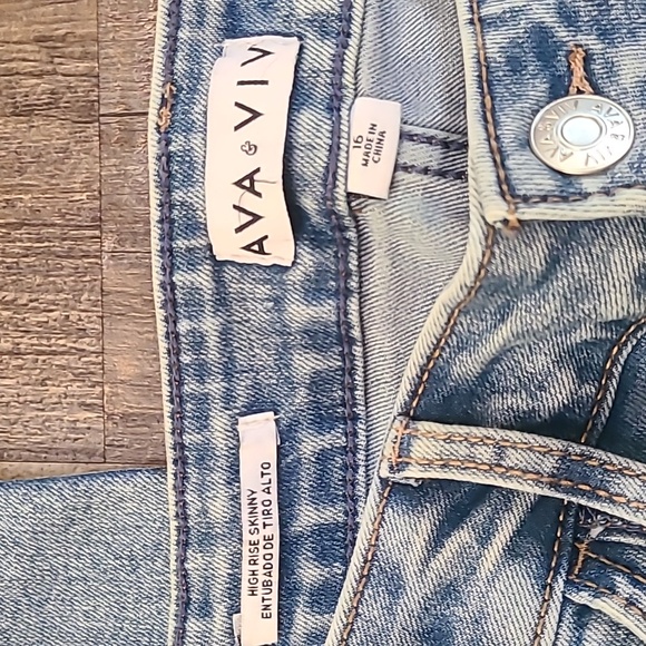 High Rise Skinny Jeans - Picture 9 of 9